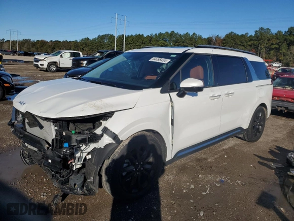 2024 Kia Carnival SX Prestige with VIN KNDNE5H36R6393595, listed as a Copart auction lot 84498434 with 10,495 mi miles and Salvage Title. Bid and sale history available at carsss.com. Image 1.