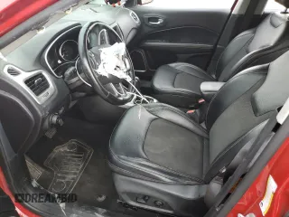 2017 Jeep Compass Latitude z VIN 3C4NJDBB5HT681683, wystawiony jako Copart lot #62938685 z przebiegiem 163 017 mil mil oraz Szkoda całkowita • Salvage title. Historia ofert i sprzedaży dostępna na DreamBid. Obrazek 7.