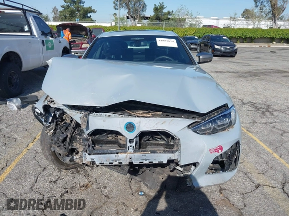 2024 BMW i4 M50 z VIN WBY33AW06RFS45489, wystawiony jako IAAI lot #41981614 z przebiegiem 35 713 mil mil oraz . Historia ofert i sprzedaży dostępna na DreamBid. Obrazek 12.