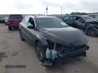 2017 Toyota Camry XLE z VIN 4T1BF1FKXHU291337, wystawiony jako IAAI lot #42065903 z przebiegiem 134 435 mil mil oraz . Historia ofert i sprzedaży dostępna na DreamBid. Obrazek 1.