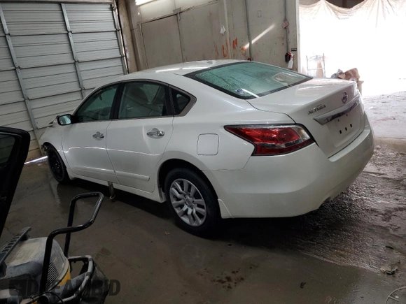 2015 Nissan Altima SV with VIN 1N4AL3AP5FC205822, listed as a Copart auction lot 51036335 with 172,484 mi miles and Salvage Title. Bid and sale history available at DreamBid. Image 2.