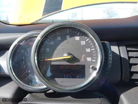 2015 MINI Cooper Hardtop with VIN WMWXM5C57FT940968, listed as a IAAI auction lot 41977972 with 92,974 mi miles. Bid and sale history available at carsss.com. Image 7.