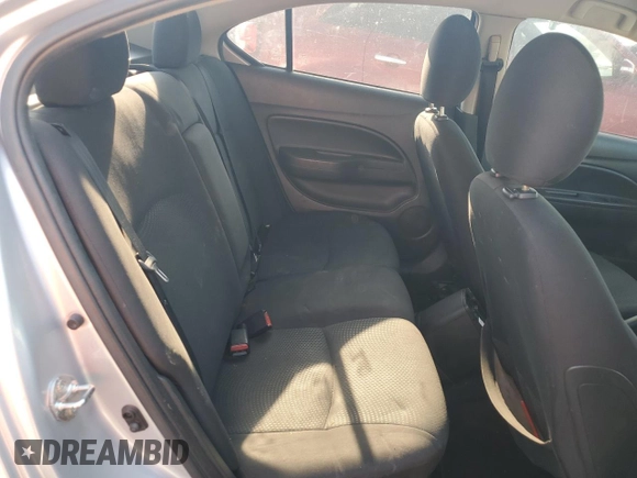 2019 Mitsubishi Mirage ES z VIN ML32F3FJ3KHF11107, wystawiony jako Copart lot #50464835 z przebiegiem 106 636 mil mil oraz Szkody całkowita. Historia ofert i sprzedaży dostępna na DreamBid. Obrazek 10.