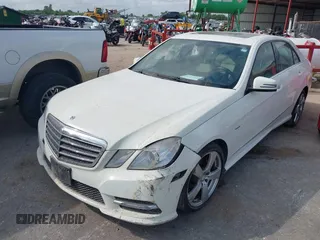2012 Mercedes-Benz E-Class E 350 Luxury with VIN WDDHF5KB1CA585320, listed as a IAAI auction lot 41982342 with 162,512 mi miles. Bid and sale history available at carsss.com. Image 2.