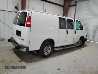2023 GMC Savana Cargo Van with VIN 1GTW7AFP9P1123588, listed as a Copart auction lot 47600395 with 32,157 mi miles and Clean Title. Bid and sale history available at carsss.com. Image 3.