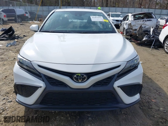 2022 Toyota Camry SE with VIN 4T1T11AK6NU013136, listed as a IAAI auction lot 41453252 with 63,405 mi miles. Bid and sale history available at carsss.com. Image 13.