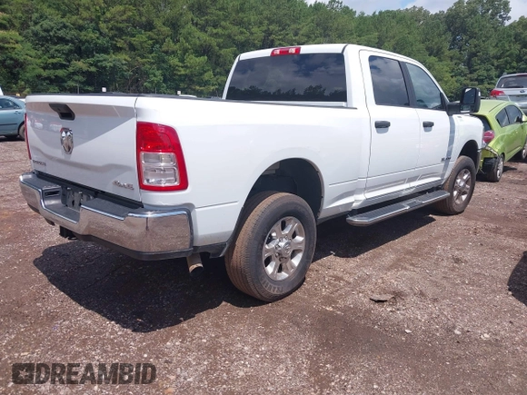 2024 Ram 2500 Big Horn z VIN 3C6UR5DJ4RG354840, wystawiony jako IAAI lot #42509658 z przebiegiem Nie podano mil oraz . Historia ofert i sprzedaży dostępna na DreamBid. Obrazek 4.