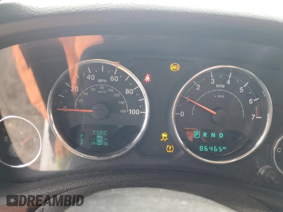 2017 Jeep Wrangler Unlimited Rubicon z VIN 1C4BJWFG5HL511601, wystawiony jako Copart lot #48223945 z przebiegiem 86 465 mil mil oraz Szkoda całkowita • Salvage title. Historia ofert i sprzedaży dostępna na DreamBid. Obrazek 9.