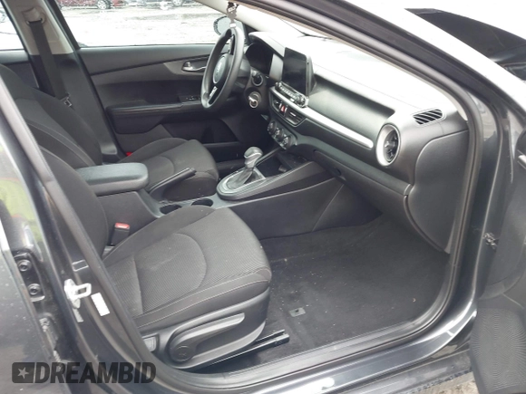 2021 Kia Forte LXS with VIN 3KPF24AD4ME266471, listed as a IAAI auction lot 41972334 with 54,346 mi miles and . Bid and sale history available at DreamBid. Image 5.