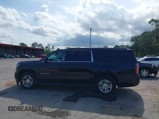2019 Chevrolet Suburban LT z VIN 1GNSKHKC0KR203405, wystawiony jako IAAI lot #42393200 z przebiegiem 109 211 mil mil oraz . Historia ofert i sprzedaży dostępna na DreamBid. Obrazek 14.