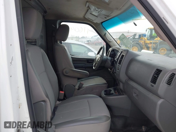 2019 Nissan NV S with VIN 1N6BF0KM0KN808925, listed as a IAAI auction lot 41609527 with 184,264 mi miles. Bid and sale history available at carsss.com. Image 5.