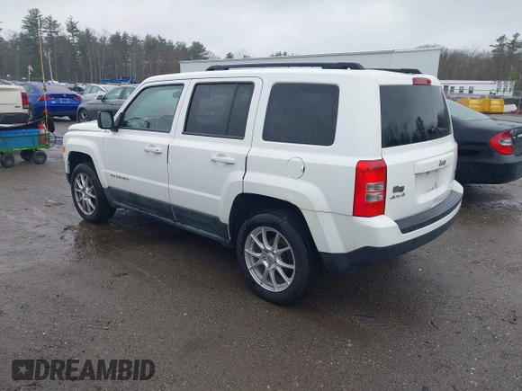 2011 Jeep Patriot Sport with VIN 1J4NF1GB0BD258347, listed as a IAAI auction lot 41948645 with 171,440 mi miles. Bid and sale history available at carsss.com. Image 3.