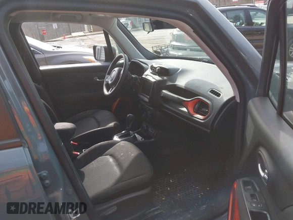 2018 Jeep Renegade Sport with VIN ZACCJBAB2JPH56754, listed as a IAAI auction lot 41541555 with 141,616 mi miles. Bid and sale history available at carsss.com. Image 5.