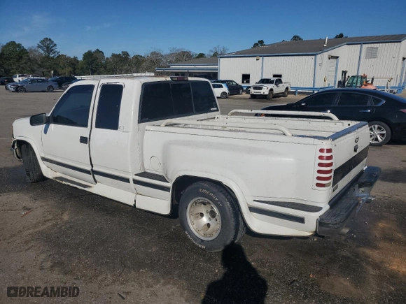 1997 Chevrolet C/K 1500 with VIN 2GBEC19R7V1118602, listed as a Copart auction lot 88310455 with 263,009 mi miles and Salvage Title. Bid and sale history available at carsss.com. Image 2.