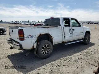 2007 GMC Sierra 2500HD SLE z VIN 1GTHK29U57E189157, wystawiony jako Copart lot #59955495 z przebiegiem 151 392 mil mil oraz Szkoda całkowita • Salvage title. Historia ofert i sprzedaży dostępna na DreamBid. Obrazek 3.