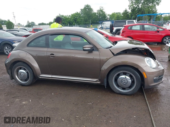 2012 Volkswagen Beetle 2.5L PZEV with VIN 3VWJP7AT2CM638265, listed as a IAAI auction lot 42512449 with 137,129 mi miles and . Bid and sale history available at DreamBid. Image 13.
