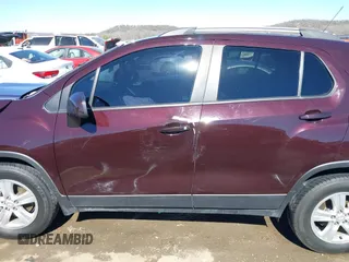 2021 Chevrolet Trax LT with VIN KL7CJPSM1MB360646, listed as a IAAI auction lot 41629430 with 84,854 mi miles. Bid and sale history available at carsss.com. Image 14.