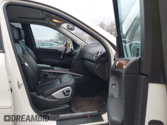 2007 Mercedes-Benz M 350 z VIN 4JGBB86E67A222580, wystawiony jako IAAI lot #41823351 z przebiegiem 210 110 mil mil oraz . Historia ofert i sprzedaży dostępna na DreamBid. Obrazek 5.