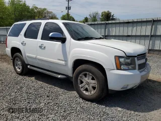 2008 Chevrolet Tahoe 3LT z VIN 1GNFK13068R145029, wystawiony jako Copart lot #55049795 z przebiegiem 167 835 mil mil oraz Szkoda całkowita • Salvage title. Historia ofert i sprzedaży dostępna na DreamBid. Obrazek 4.