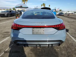 2024 Audi e-tron GT Premium Plus z VIN WAUFJBFW7R7004689, wystawiony jako Copart lot #75769664 z przebiegiem 1018 mil mil oraz Szkody całkowita. Historia ofert i sprzedaży dostępna na DreamBid. Obrazek 6.
