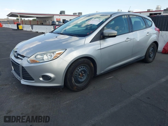2014 Ford Focus SE z VIN 1FADP3K27EL113632, wystawiony jako IAAI lot #42271518 z przebiegiem 111 687 mil mil oraz . Historia ofert i sprzedaży dostępna na DreamBid. Obrazek 2.