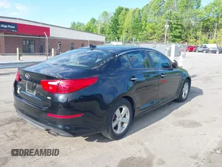 2014 Kia Optima LX z VIN 5XXGM4A76EG301383, wystawiony jako IAAI lot #42180600 z przebiegiem 97 132 mil mil oraz . Historia ofert i sprzedaży dostępna na DreamBid. Obrazek 4.