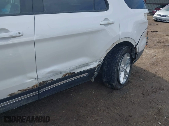 2017 Ford Explorer XLT z VIN 1FM5K8D88HGB14485, wystawiony jako IAAI lot #41654969 z przebiegiem 142 827 mil mil oraz . Historia ofert i sprzedaży dostępna na DreamBid. Obrazek 6.