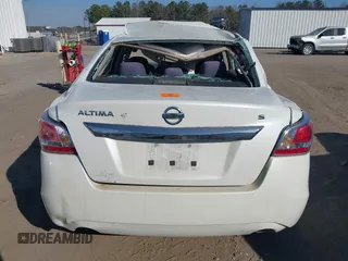 2015 Nissan Altima S with VIN 1N4AL3AP8FN309659, listed as a IAAI auction lot 41704516 with 172,330 mi miles and . Bid and sale history available at carsss.com. Image 15.
