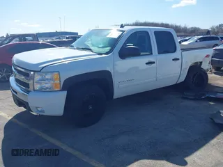 2011 Chevrolet Silverado 1500 LT with VIN 3GCPKSE37BG376443, listed as a IAAI auction lot 41972500 with 160,391 mi miles. Bid and sale history available at carsss.com. Image 17.