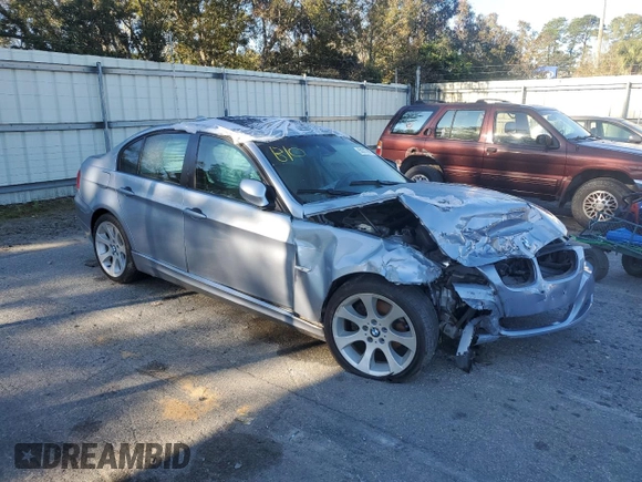 2009 BMW 3 Series 328i z VIN WBAPH775X9NL82214, wystawiony jako Copart lot #50317875 z przebiegiem Nie podano mil oraz Nie do naprawy • Non repairable. Historia ofert i sprzedaży dostępna na DreamBid. Obrazek 4.