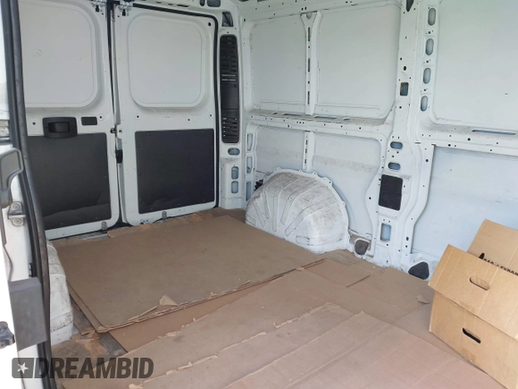 2016 Ram ProMaster Cargo z VIN 3C6TRVAG5GE134667, wystawiony jako IAAI lot #41411317 z przebiegiem 109 352 mil mil oraz . Historia ofert i sprzedaży dostępna na DreamBid. Obrazek 8.