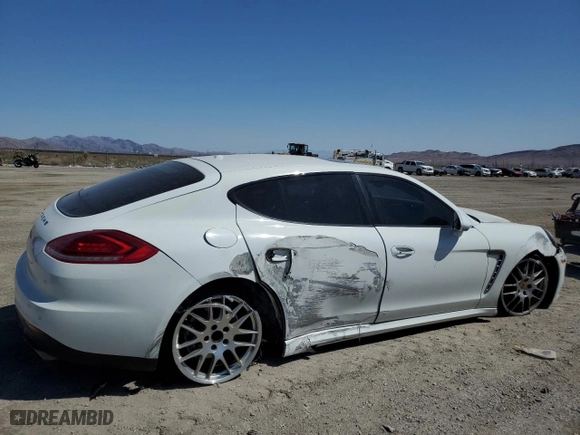 2016 Porsche Panamera 4 with VIN WP0AA2A78GL004699, listed as a Copart auction lot 66414354 with 86,513 mi miles and Salvage Title. Bid and sale history available at carsss.com. Image 3.
