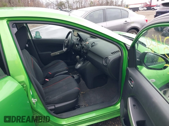 2011 Mazda 2 Sport with VIN JM1DE1HZ1B0119805, listed as a IAAI auction lot 41934481 with 122,679 mi miles. Bid and sale history available at carsss.com. Image 5.