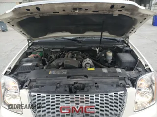2009 GMC Yukon XL SLT w/4SB with VIN 1GKFC36J39R178579, listed as a Copart auction lot 49693945 with 209,135 mi miles and Salvage Title. Bid and sale history available at carsss.com. Image 13.