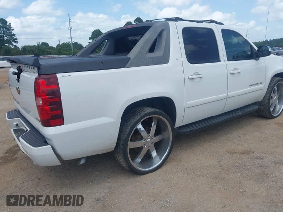 2007 Chevrolet Avalanche LTZ with VIN 3GNEC12047G306471, listed as a IAAI auction lot 42588844 with 216,509 mi miles and . Bid and sale history available at DreamBid. Image 4.