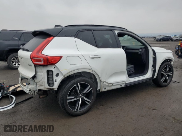 2019 Volvo XC40 R-Design z VIN YV4AC2HMXK2068129, wystawiony jako Copart lot #43337635 z przebiegiem 88 227 mil mil oraz Szkoda całkowita • Salvage title. Historia ofert i sprzedaży dostępna na DreamBid. Obrazek 3.