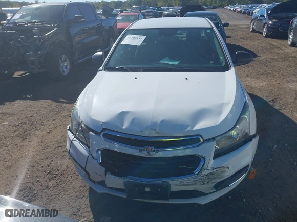 2015 Chevrolet Cruze LS with VIN 1G1PA5SG7F7125315, listed as a IAAI auction lot 40490838 with 131,127 mi miles. Bid and sale history available at carsss.com. Image 6.
