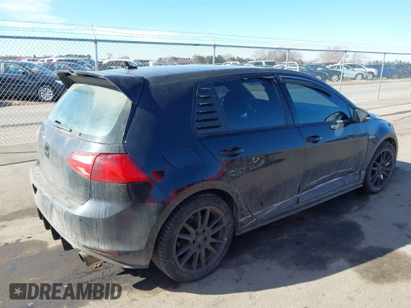 2015 Volkswagen Golf GTI SE with VIN 3VW5T7AU8FM022628, listed as a IAAI auction lot 41657843 with 186,457 mi miles. Bid and sale history available at carsss.com. Image 4.