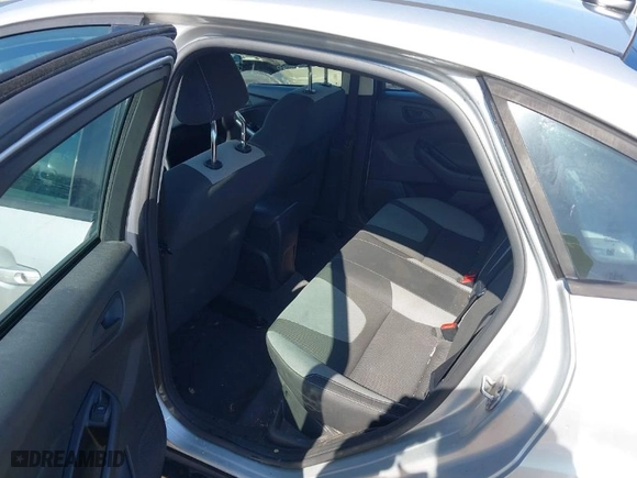 2012 Ford Focus SE with VIN 1FAHP3F2XCL152921, listed as a IAAI auction lot 41962319 with 149,910 mi miles. Bid and sale history available at carsss.com. Image 8.