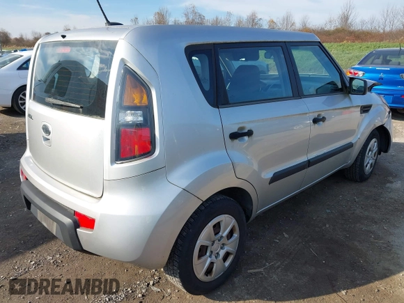 2011 Kia Soul with VIN KNDJT2A14B7322584, listed as a IAAI auction lot 40752860 with 110,742 mi miles. Bid and sale history available at carsss.com. Image 4.