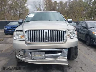 2006 Lincoln Mark LT with VIN 5LTPW18516FJ14935, listed as a IAAI auction lot 40715658 with NaN miles. Bid and sale history available at carsss.com. Image 13.