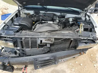 1996 Chevrolet Tahoe with VIN 3GNEK18R9TG165142, listed as a Copart auction lot 70018514 with 141,403 mi miles and Salvage Title. Bid and sale history available at carsss.com. Image 13.