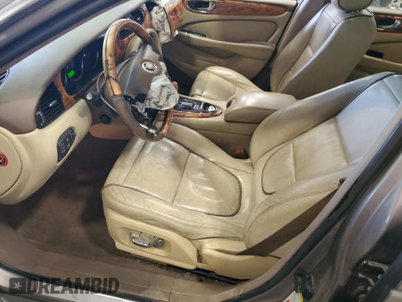 2008 Jaguar XJ 8 LWB with VIN SAJWA79BX8SH28580, listed as a Copart auction lot 53297425 with 111,664 mi miles and Non Repairable. Bid and sale history available at DreamBid. Image 7.
