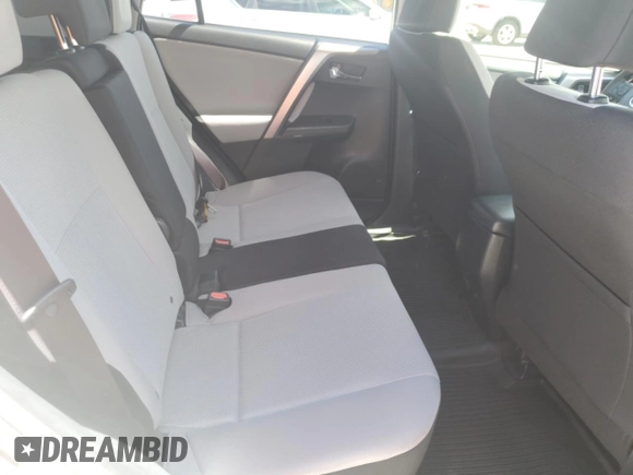 2018 Toyota RAV4 XLE z VIN JTMWFREVXJD127480, wystawiony jako Copart lot #61004625 z przebiegiem 33 179 mil mil oraz Szkoda całkowita • Salvage title. Historia ofert i sprzedaży dostępna na DreamBid. Obrazek 11.