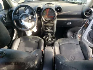 2016 MINI Countryman S with VIN WMWZC5C55GWU22112, listed as a Copart auction lot 82132654 with 60,210 mi miles and Salvage Title. Bid and sale history available at DreamBid. Image 8.