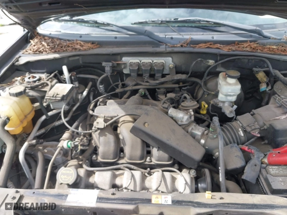 2005 Ford Escape Limited with VIN 1FMCU94195KC22522, listed as a IAAI auction lot 41901471 with 201,427 mi miles. Bid and sale history available at carsss.com. Image 10.