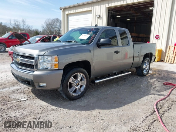 2007 Chevrolet Silverado 1500 LT w/1LT with VIN 2GCEC19J771721896, listed as a IAAI auction lot 41703914 with 217,121 mi miles. Bid and sale history available at carsss.com. Image 17.