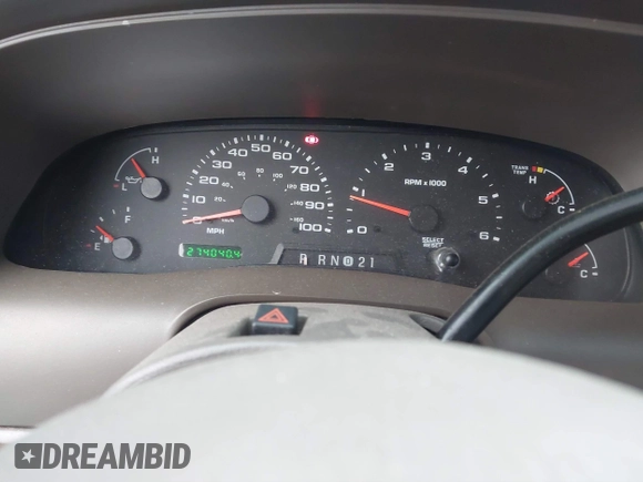 2002 Ford Excursion Limited с VIN 1FMNU43SX2EA77555, выставлен на аукционе IAAI как лот 41526308 с пробегом 274 040 миль миль и . История ставок и продаж доступна на DreamBid. Изображение 7.
