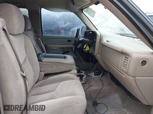 2006 Chevrolet Silverado 1500 LT1 with VIN 2GCEC19Z361305574, listed as a IAAI auction lot 41907637 with 201,973 mi miles. Bid and sale history available at carsss.com. Image 5.