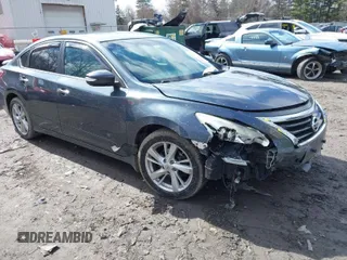 2013 Nissan Altima SV with VIN 1N4AL3AP0DC274396, listed as a IAAI auction lot 41985903 with 189,465 mi miles and . Bid and sale history available at carsss.com. Image 1.